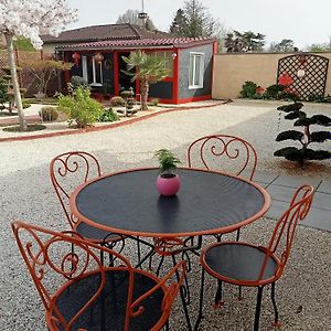 Une Pause Quelque Part Au Jardin Des Erables Et Des Niwakis Saint-Medard-de-Guizieres Exterior photo