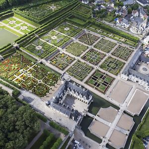 La Bienheureuse Maison, Vue Sur Le Chateau De วิลองดรี Exterior photo