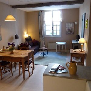 L'Oustal Du Sentier Apartment Mur-de-Barrez Room photo