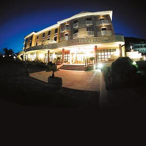 Hotel Valle Rossa ซานโจวานนี โรตอนโด Exterior photo