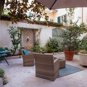 Il Cortile Di Elisa & Our Flats Bed & Breakfast ลุคคา Exterior photo