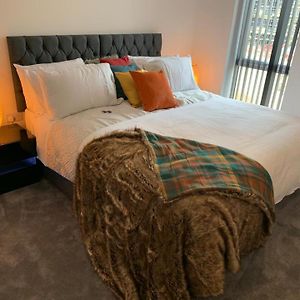 Stunning 2-Bed Apartment In Grays เวสต์เทอร์ร็อค Exterior photo
