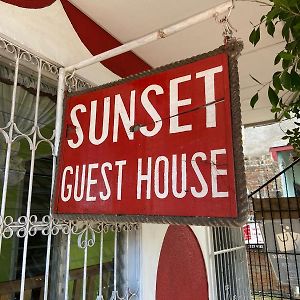 Sunset Guest House ซานฮวนเดลซูร์ Exterior photo
