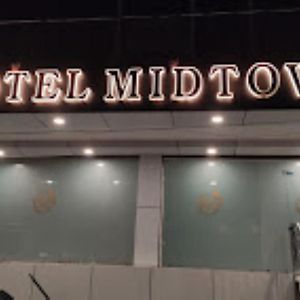 Hotel Midtown , บาแรลลี Exterior photo