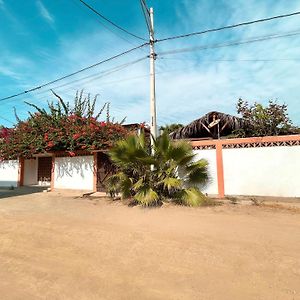 Casa Con Piscina Y Salida A La Playa Villa ปลายาส Exterior photo