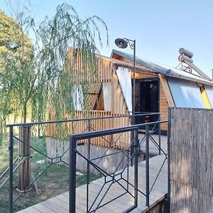 Glamping House Two Rivers ยูบุสกี Exterior photo