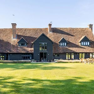 Period Luxury Converted Barn Windsor/Maidenhead - Perfect For Family Groups Villa แท็พโลว์ Exterior photo