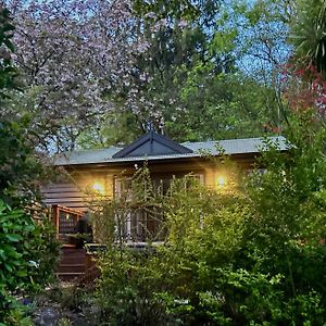 Mountain Cottage In Dandenong Ranges เมาท์ดันเดนอง Exterior photo