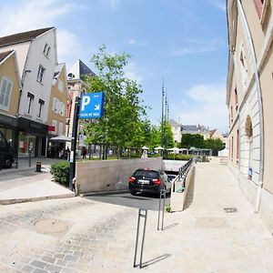 Coeur De Ville, Calme, Spacieux,Parking Et Wifi ! ชาร์ตร Exterior photo