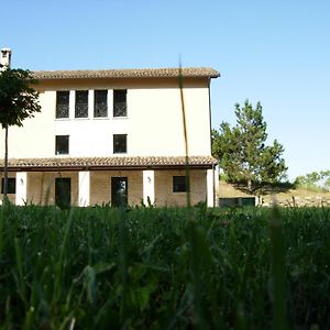 Agriturismo La Casa Del Vecchio Mulino Villa Carassai Exterior photo