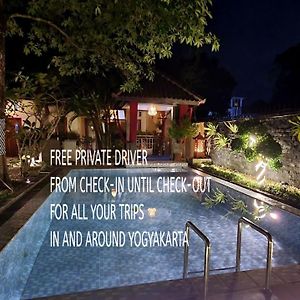 Private Pool Villa Rosseno Including Car&Driver ยอกยาการ์ตา Exterior photo