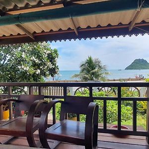 Seesea Thai Wooden House On Beachfront Hotel ประจวบคีรีขันธ์ Exterior photo