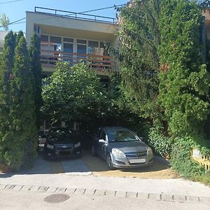 Tavaszhaz Apartmanok บาลาตอนฟือเรด Exterior photo