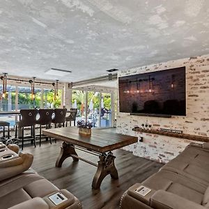 Villa With Outdoor Sauna, Outdoor Bar And Pergola With Games ไมอามี Exterior photo