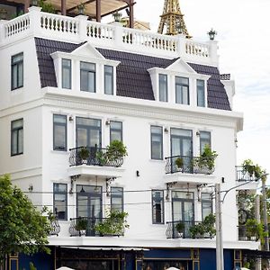 Paris Hotel & Cafe หวินห์ลอง Exterior photo