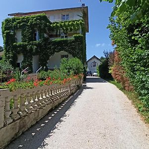 Une Tiny House A Decouvrir Au Coeur De La Cite ! Hotel คองเทร็กเซวิลล์ Exterior photo