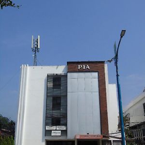 Pia Hotel จิเรบอน Exterior photo
