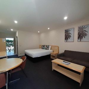 เร้ดบีริดจ์ มอเตอร์ อินน์ Motel Woombye Exterior photo