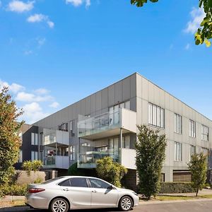 Trendy Burwood Lifestyle And Location With Parking Apartment Exterior photo