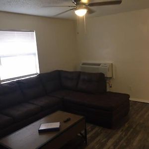 Downstairs One Bedroom Close To Fort Sill! ลอว์ตัน Exterior photo