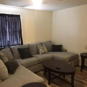 Close To Fort Sill Upstairs 1 Bedroom Apartment ลอว์ตัน Exterior photo
