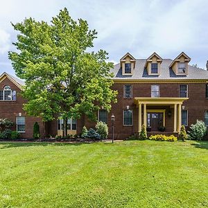 Beautiful Country Estate Basement Apartment ริชมอนด์ Exterior photo