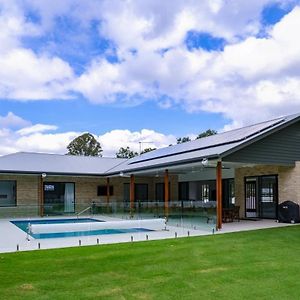 Amazing House Big Swimming Pool Bbq Villa Mooloolah Exterior photo