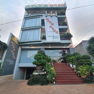 Manh Hung Hotel บวนมาถวต Exterior photo