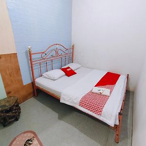 Motel-Penginapan Sartika บูกิตติงกี Exterior photo