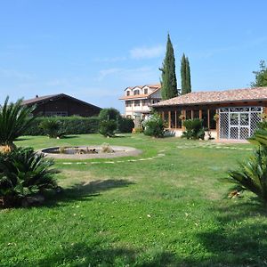 Agriturismo La Colombaia Villa คาปัว Exterior photo