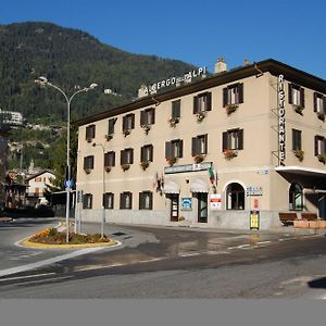 Hotel Delle Alpi ซอนดาโล Exterior photo