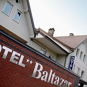 Hotel Baltazar ปูลตุสค์ Exterior photo