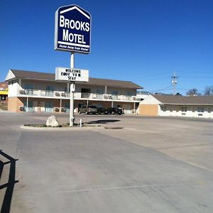 Brooks Motel Norton Exterior photo