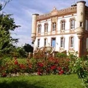 Chateau Lagaillarde Bed & Breakfast Thil  Exterior photo