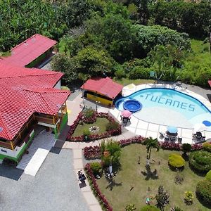 Hotel Campestre Los Tucanes อาร์เมเนีย Exterior photo