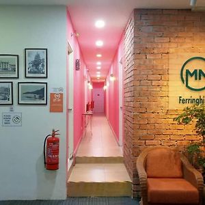 Mn Ferringhi Inn บาตูเฟอริงกี Exterior photo