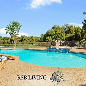 Amazing 4Br - 2B Beautiful Pool & Garden Villa การ์แลนด์ Exterior photo