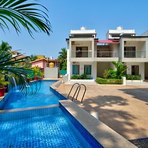 Luxury 3Bhk Villa With Swimming Pool In แคนโดลิม Exterior photo
