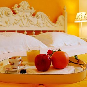 Le Stanze Dei Nonni Bed & Breakfast อาเวลลีโน Room photo