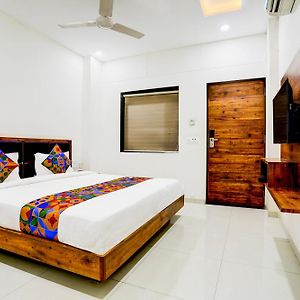 Fabhotel Maa Gayatri วาโดดารา Exterior photo