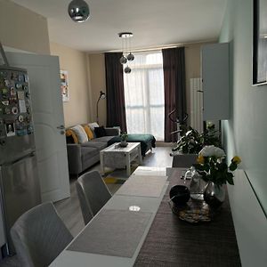 Modern, Cute And Comfy Apartment โซเฟีย Exterior photo
