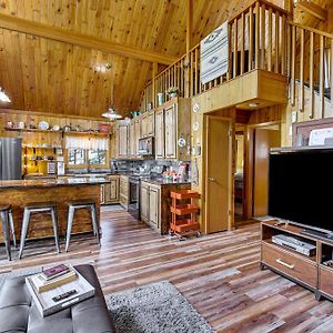 Modern Black Hills Cabin With Loft And Wraparound Deck เรพิดซิตี้ Exterior photo