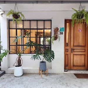 Tree House Villa ไถหนาน Exterior photo