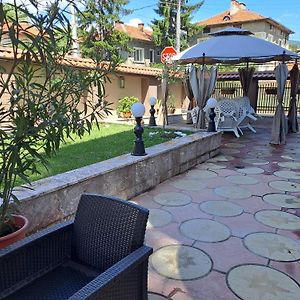 Приятелската Къща Hotel เวลินกราด Exterior photo