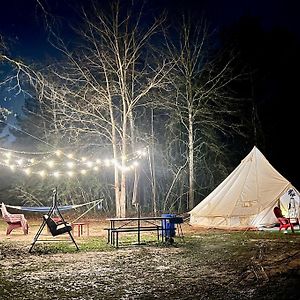 Stunning 1-Bed Glamping Tent In คลีฟแลนด์ Exterior photo