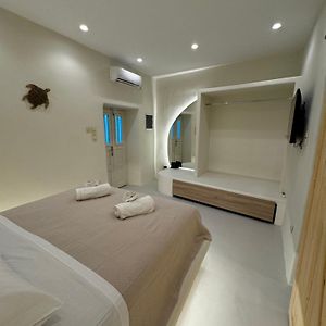 White Sand Jacuzzi Suite อิออสคอรา Exterior photo