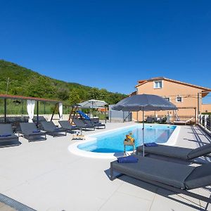 Amazing Home In Sinj With Heated Swimming Pool Exterior photo