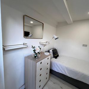 Lovely Ensuite Room In Corby ร็อกกิงแฮม Exterior photo