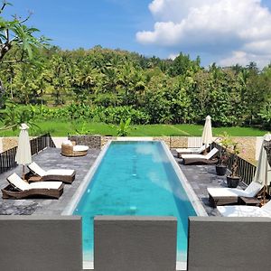 Villa Norwegia - Pool With Panorama Rice Field View ยอกยาการ์ตา Exterior photo