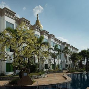 กาสซาน พาโนรามา กอล์ฟ คลับ  Hotel ลำพูน Exterior photo